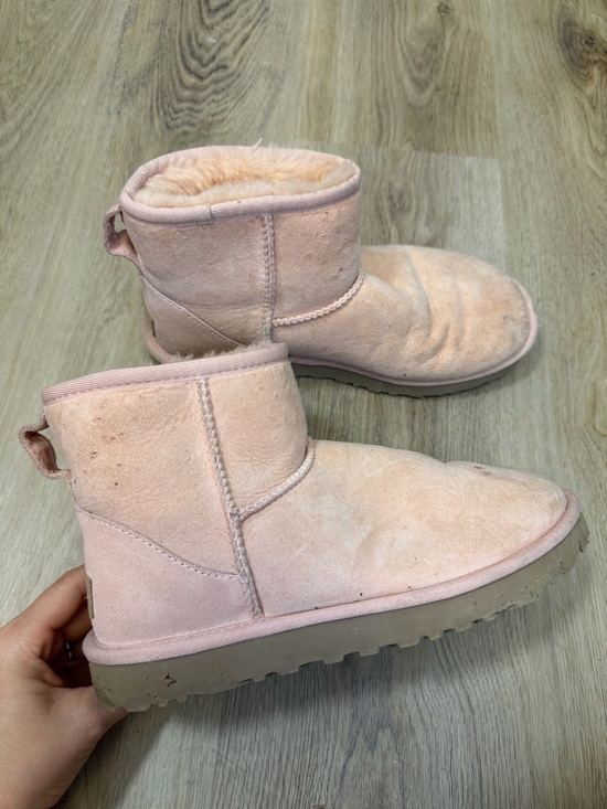 UGG Shoes - UGG Pale Pink Shearling Lined Bootie